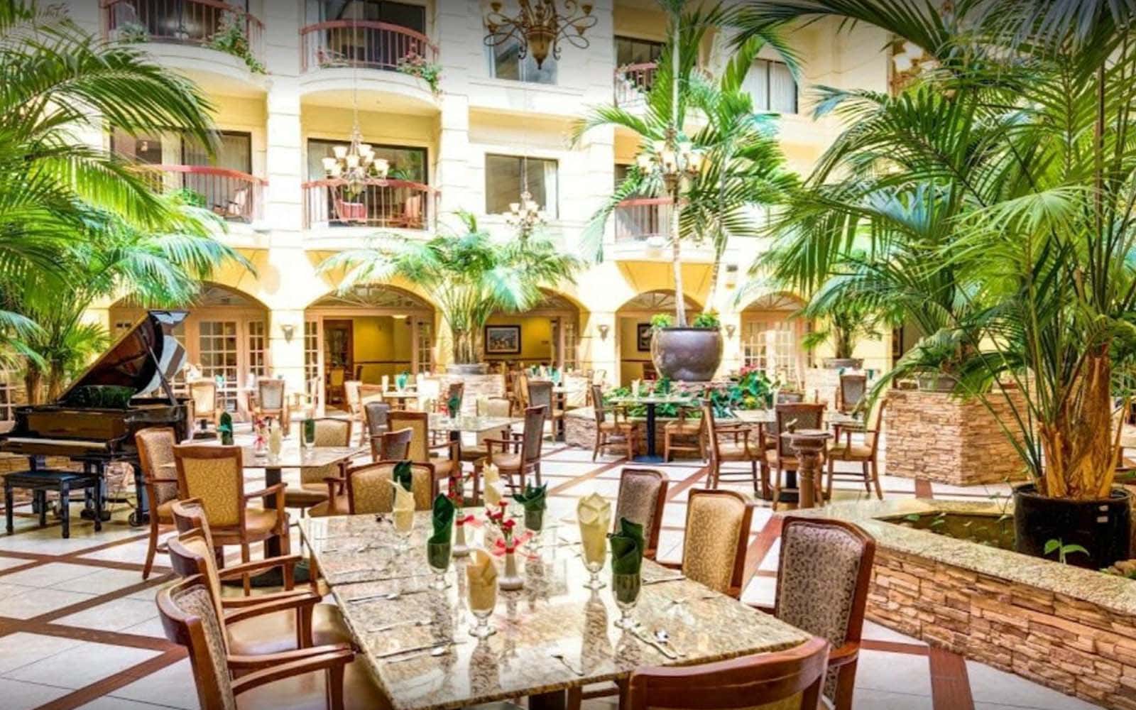 luxurious-retirement-communities-stellar-senior-living-communities-salt-lake-city-ut-all-inclusive dining