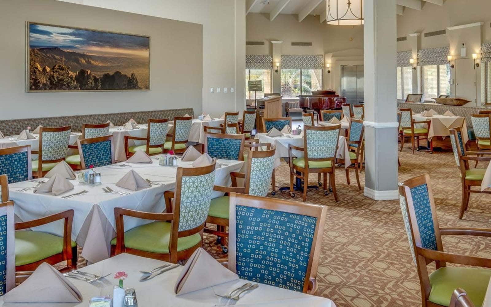 luxurious-retirement-communities-stellar-senior-living-communities-tucson-az-dining