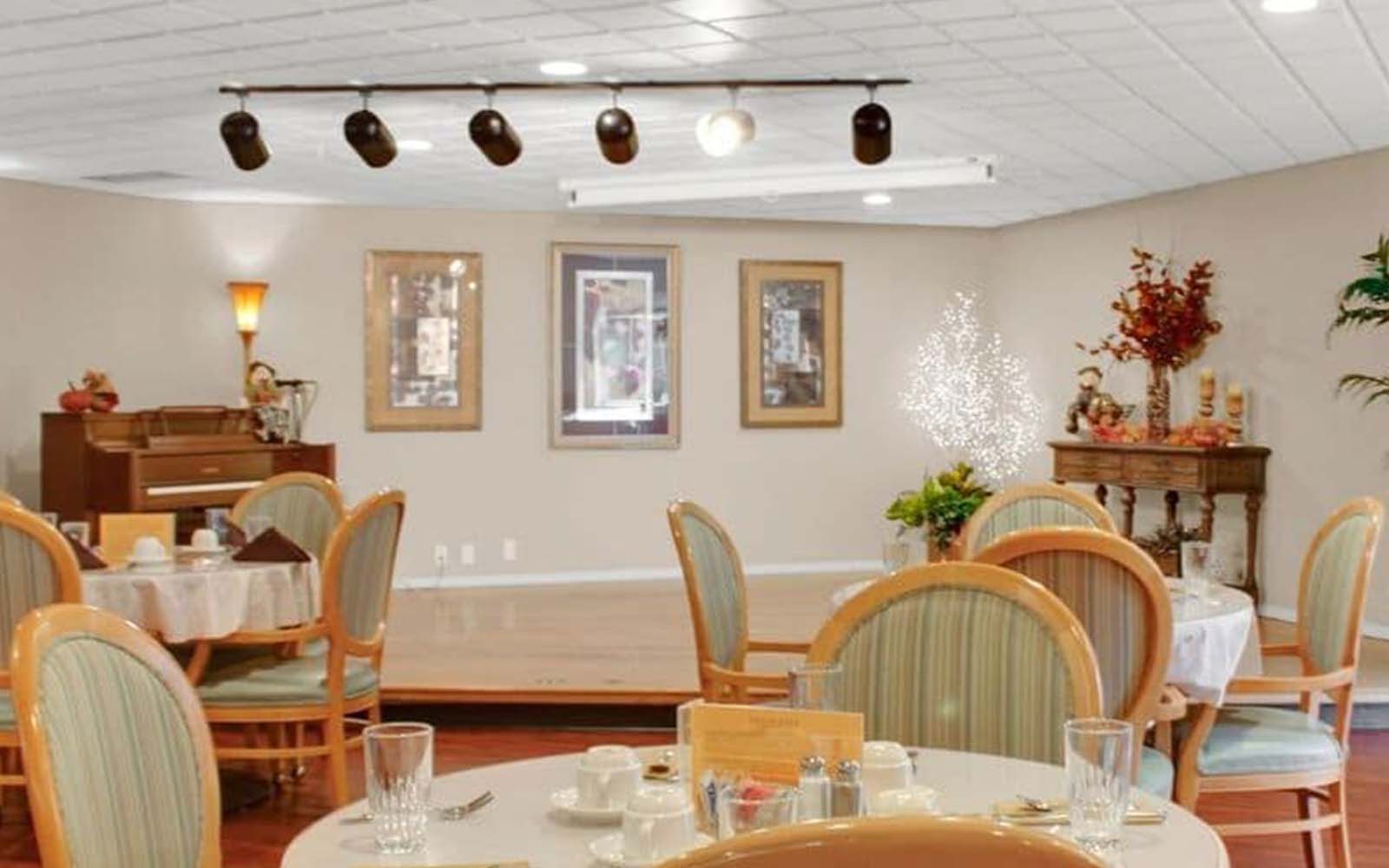 luxurious-retirement-communities-stellar-senior-living-communities-united-states-Coeur-d'-Alene,ID-All-Inclusive Dining
