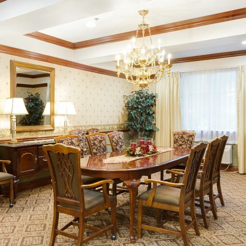 Courtyard at Jamestown Assisted & Senior Living in Provo, Utah - Front Dining Room