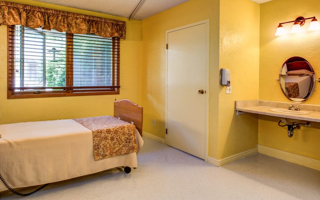 Cedars Healthcare Center Rehab, Skilled Nursing & Short Term Care in Lakewood, CO - Bedroom