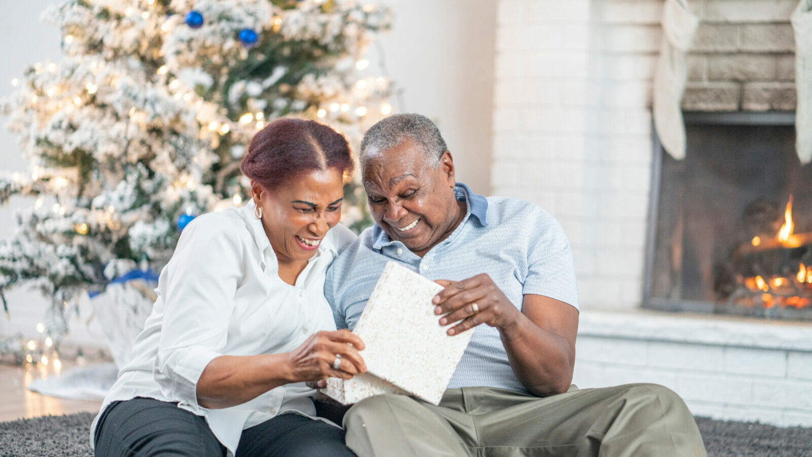 56 Best Gifts for Senior Citizens this Holiday Season - Stellar Senior  Living Communities