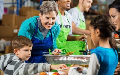 The Benefits of Giving Back: Holiday Volunteer Opportunities for Seniors