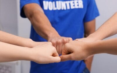 The Benefits of Giving Back: Holiday Volunteer Opportunities for Seniors